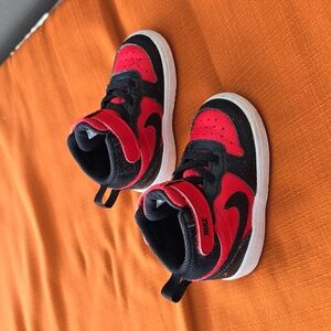 GUC Nike Toddler sz 6 high tops